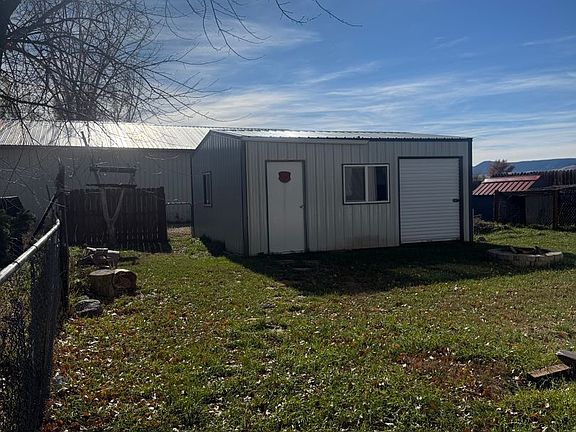 2nd image of 135 Flagstaff Way
