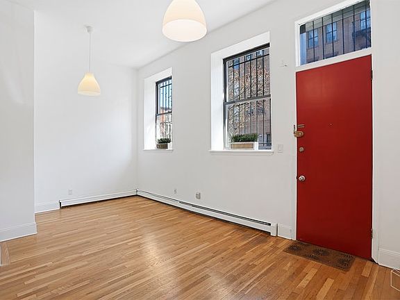 5th image of 362 15th St APT 1R