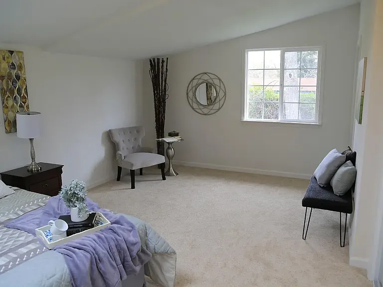 3829 Delaware Ave — Photo 10