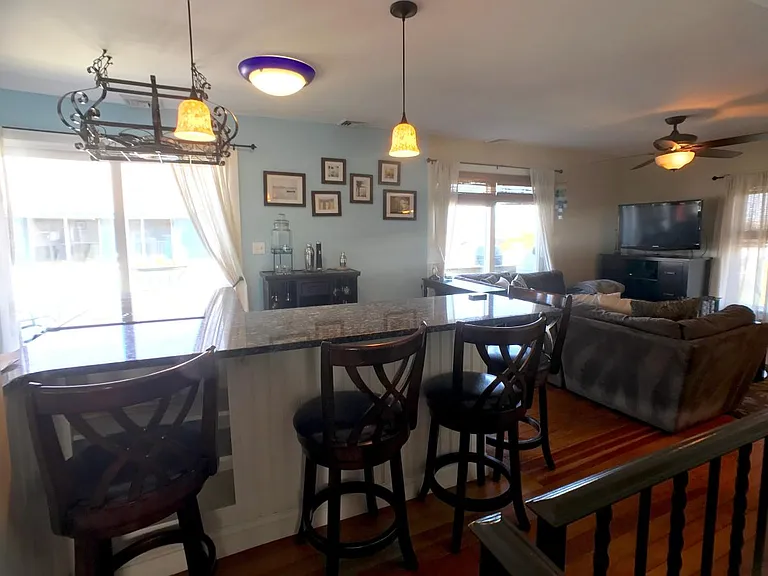 25 Briarwood Ave #B — Photo 6