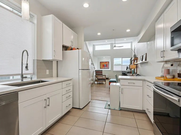 4001 Red River St #4 — Photo 10