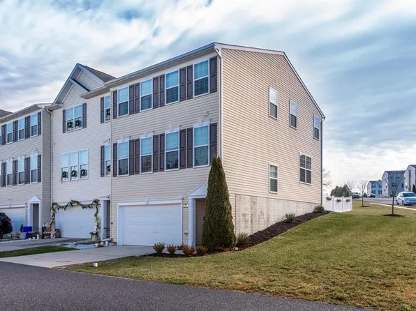 2301 Golden Eagle Dr, York, PA 17408