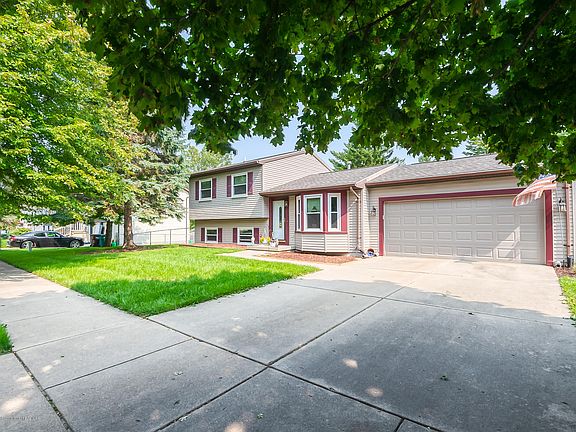 2nd image of 5827 Laporte Dr