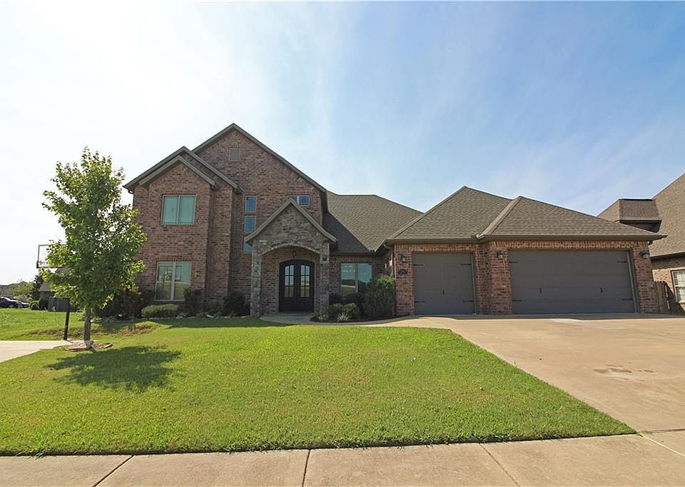 1st image of 612 Lyndal Ln