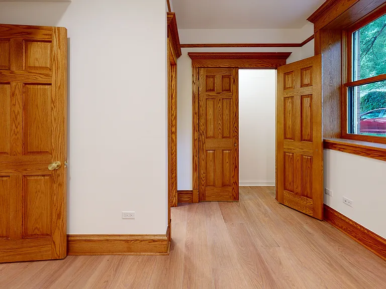 1233 N Hoyne Ave #G — Photo 9