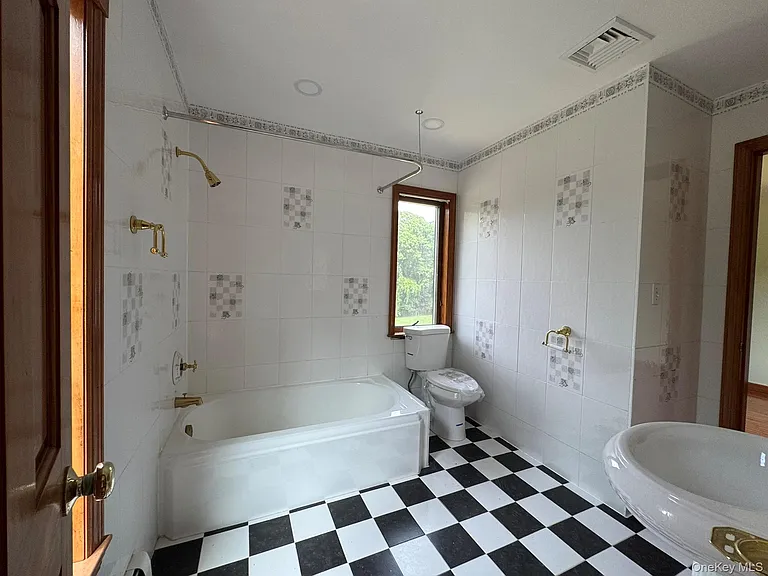 227 Beverly Rd — Photo 5