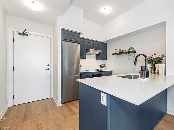 4th image of 600 N Service Rd #606