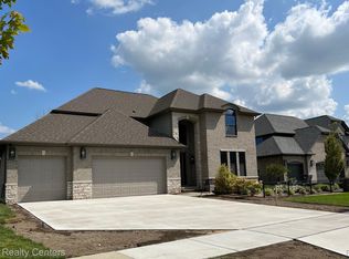 2018 Osprey Dr, Troy, MI 48083