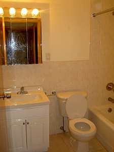 4th image of 63 Bruckner Blvd APT 4
