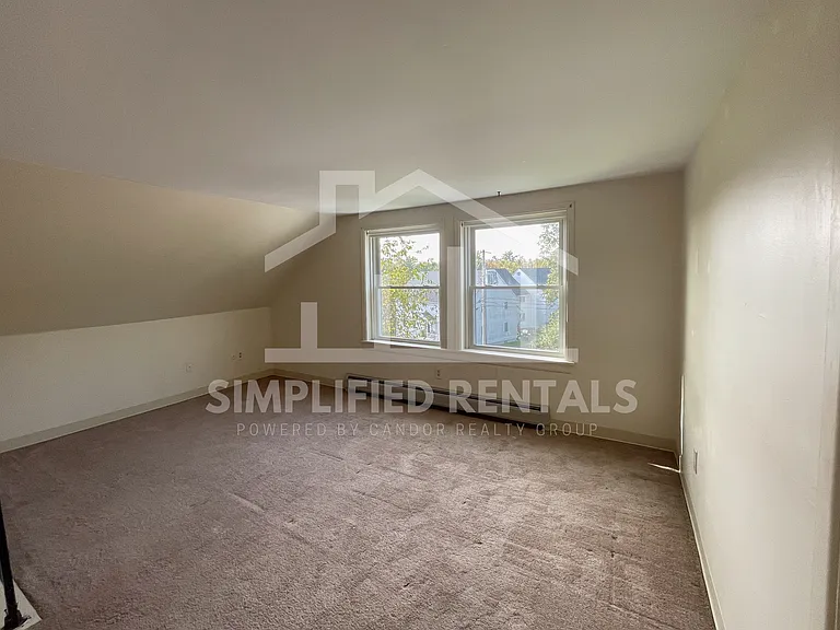 Sofield Apartments — Photo 8
