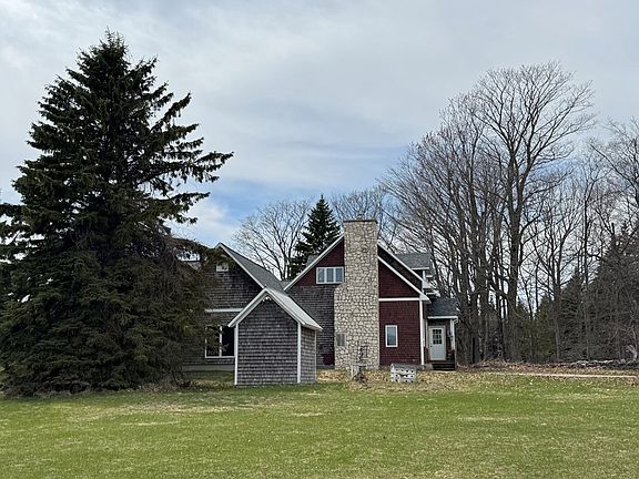 4th image of 987 Town Line Rd