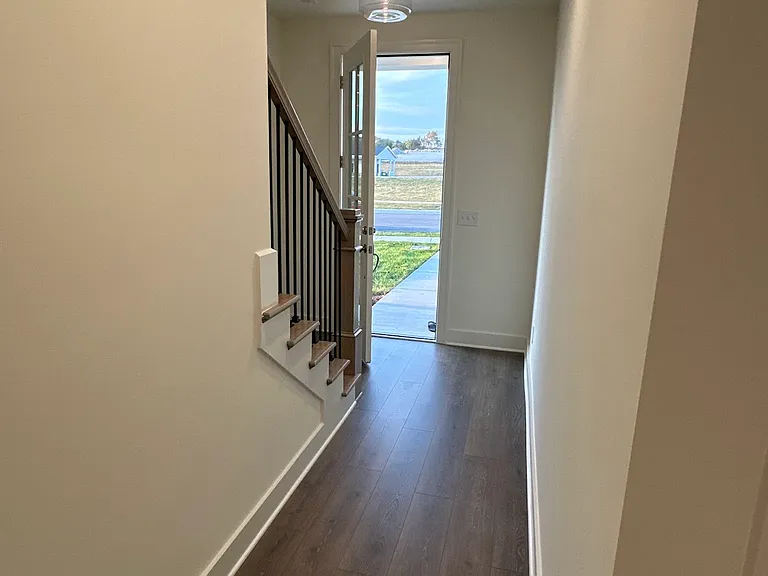 5049 Greentree Dr — Photo 5