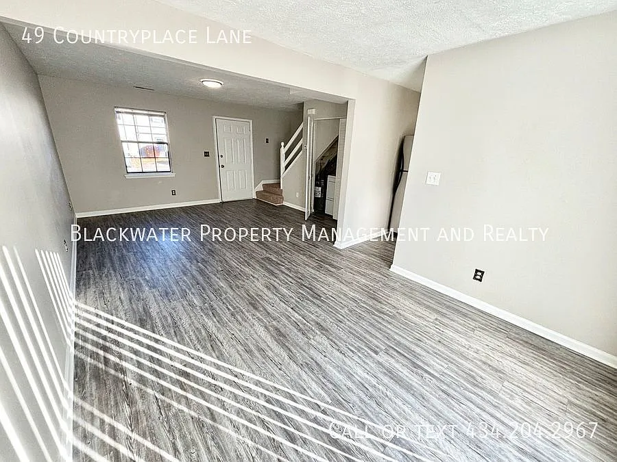 2 Bedroom Townhouse in Countryplace! — Photo 3