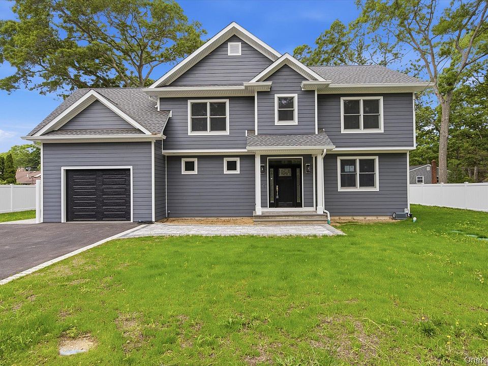 1st image of 218 W Tyler Avenue
