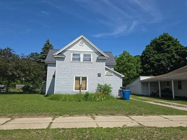 1218 Burlingame St, Cadillac, MI 49601