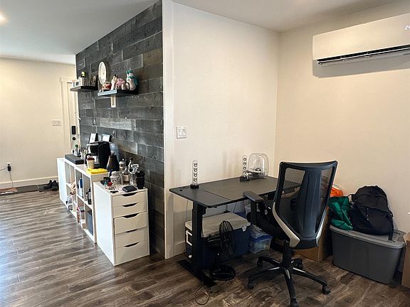 4th image of 48 Autumn Ln