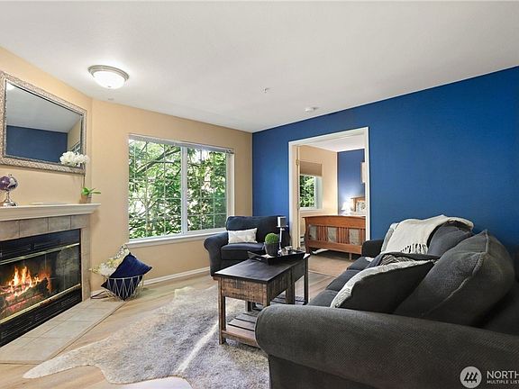 4th image of 18505 SE Newport Way Unit A202
