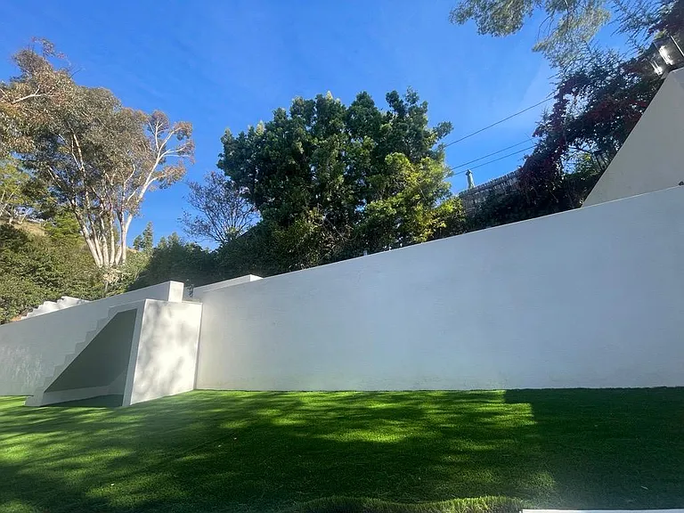 1827 Hill Dr — Photo 23