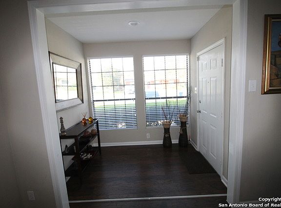 4th image of 322 Lively Dr