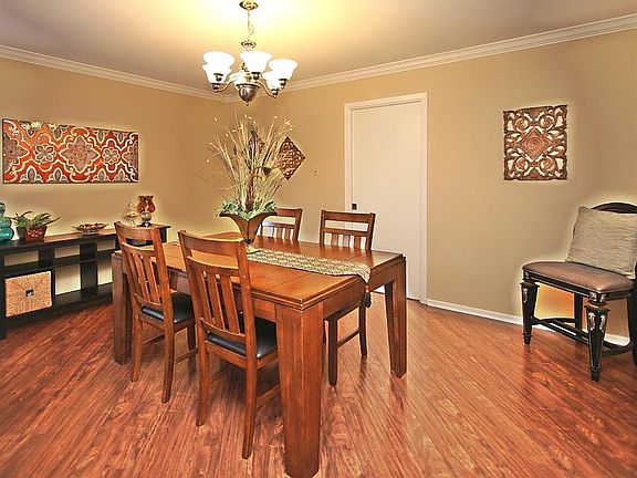 3rd image of 6055 Woodway Dr