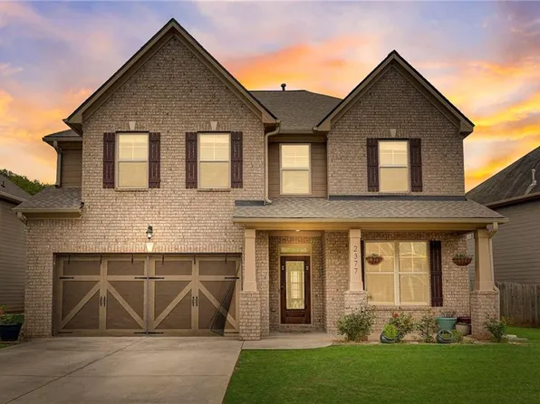 2377 Loughridge Dr, Buford, GA 30519