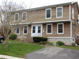 189 Dartmouth Dr, Groton, CT 06355