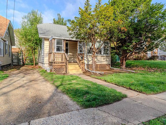 2nd image of 207 Arnold Ave