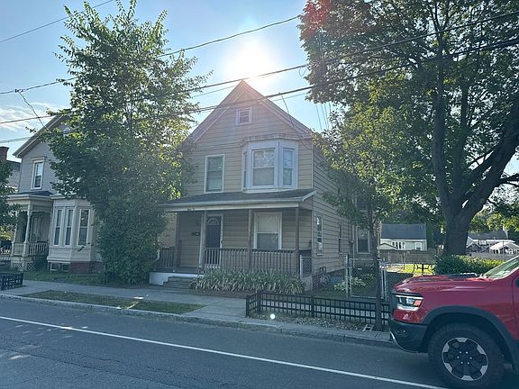 2nd image of 524 3rd Ave