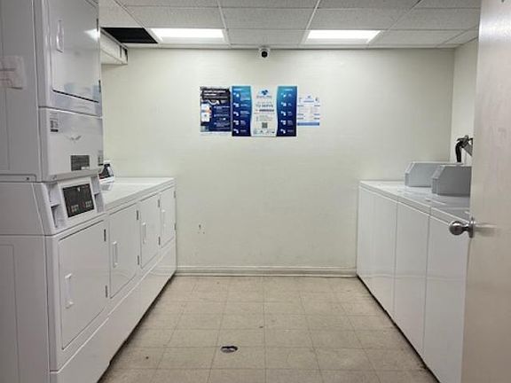 3rd image of 7211 Cozycroft Ave