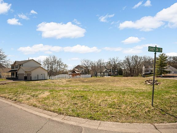 2nd image of 930 Shady Oak Cir