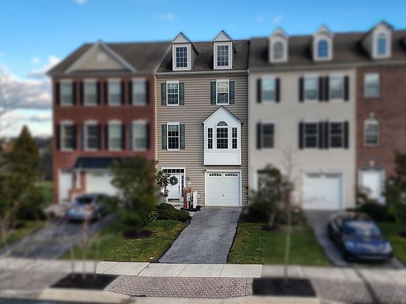 3rd image of 835 Hubbel Ave