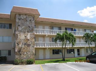 400 Village Green Cir W APT W302, Palm Springs, FL 33461