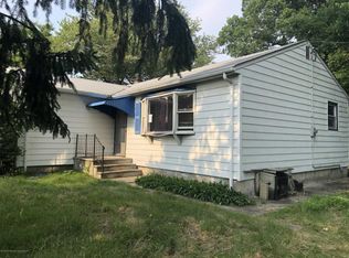 220 Ryders Ln, East Brunswick, NJ 08816