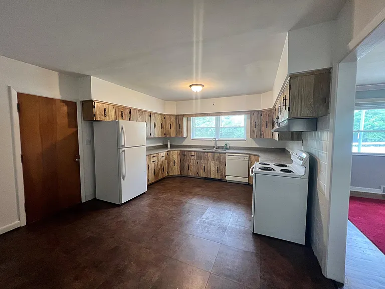 525 Far Hills Ave — Photo 9