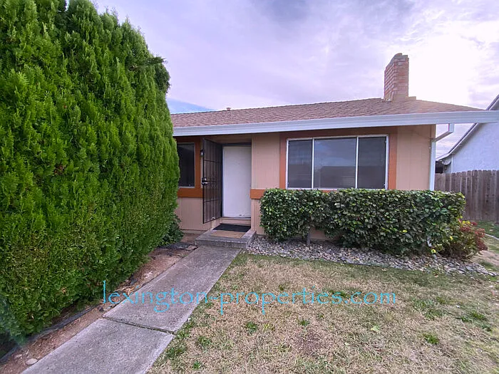 3232 Scotland Dr — Photo 4