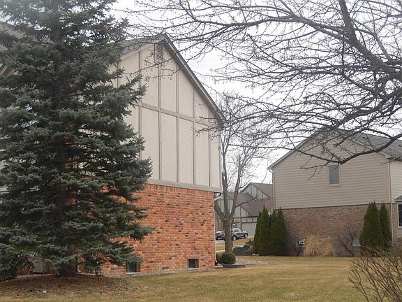 4th image of 17535 Maple Hill Dr