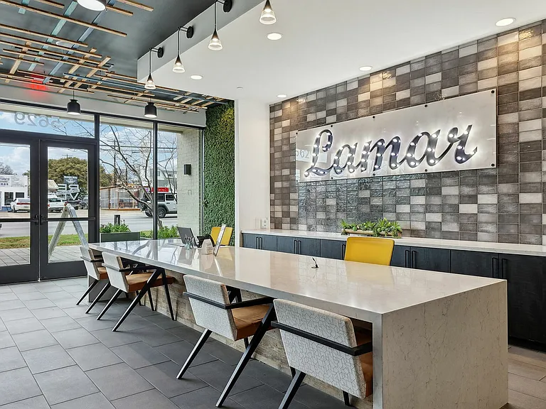 67-web-or-mls-N Lamar Blvd-915