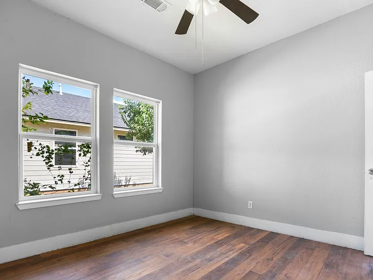 2107 Gorman Ave — Photo 11