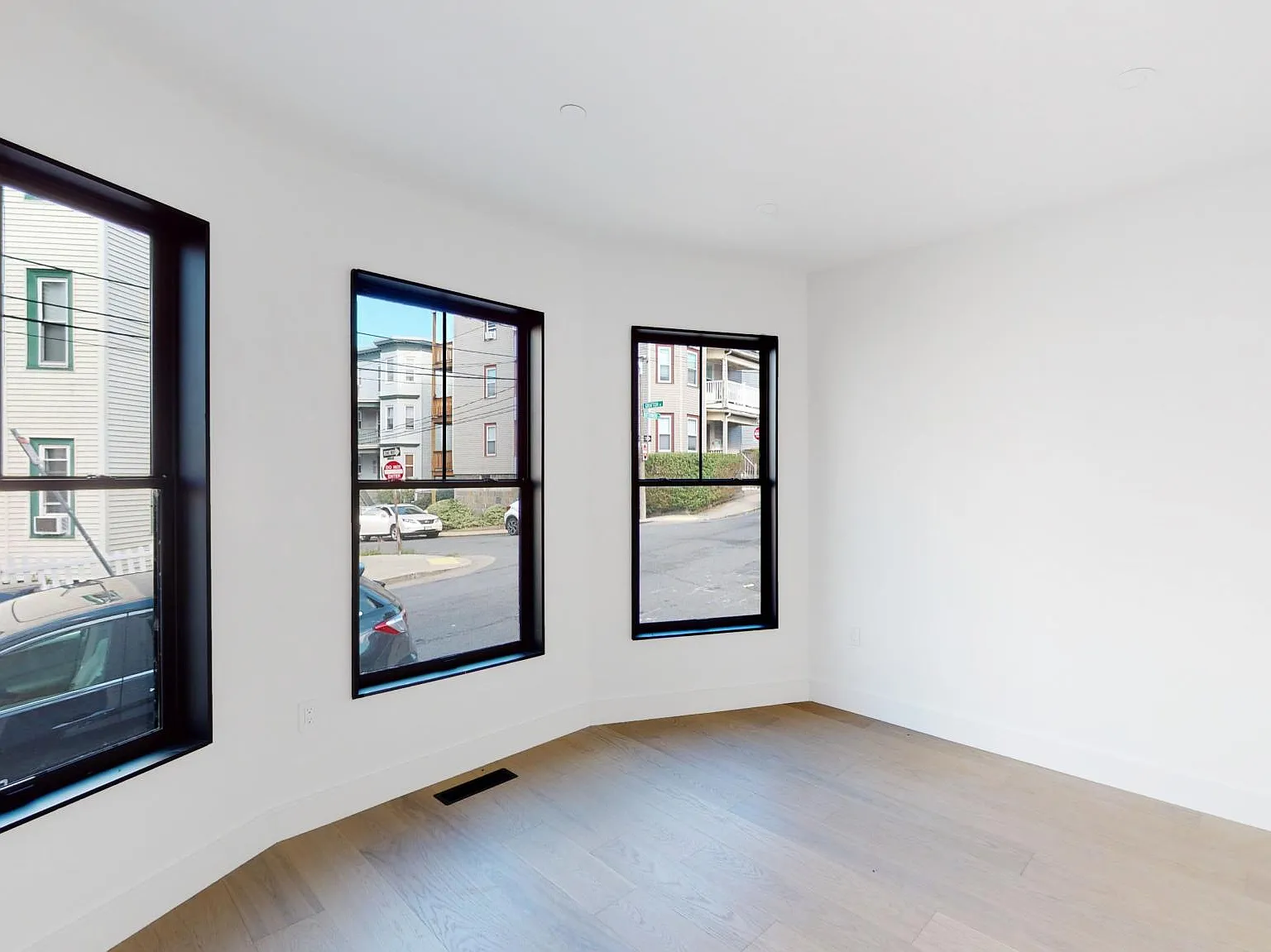 21 Buttonwood St — Photo 4