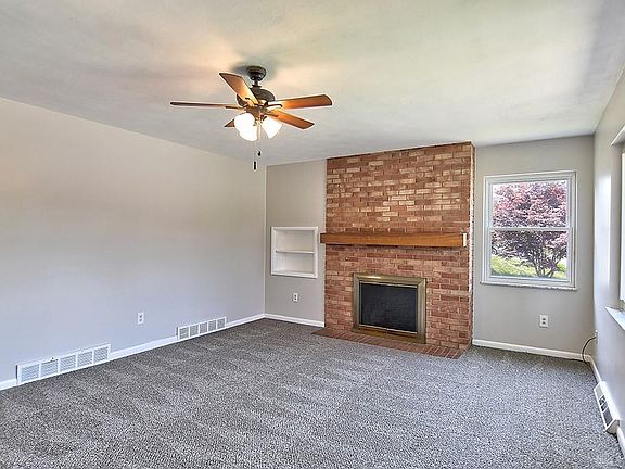 4th image of 206 Waldorf Dr