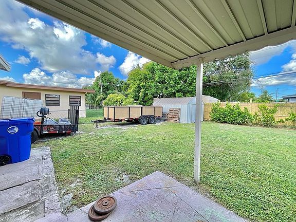 4th image of 3431 SW 36th Court