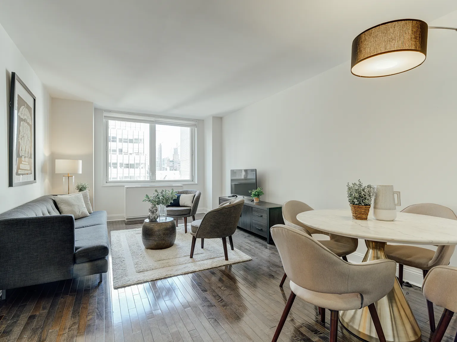 212 East 47th Street — Photo 2