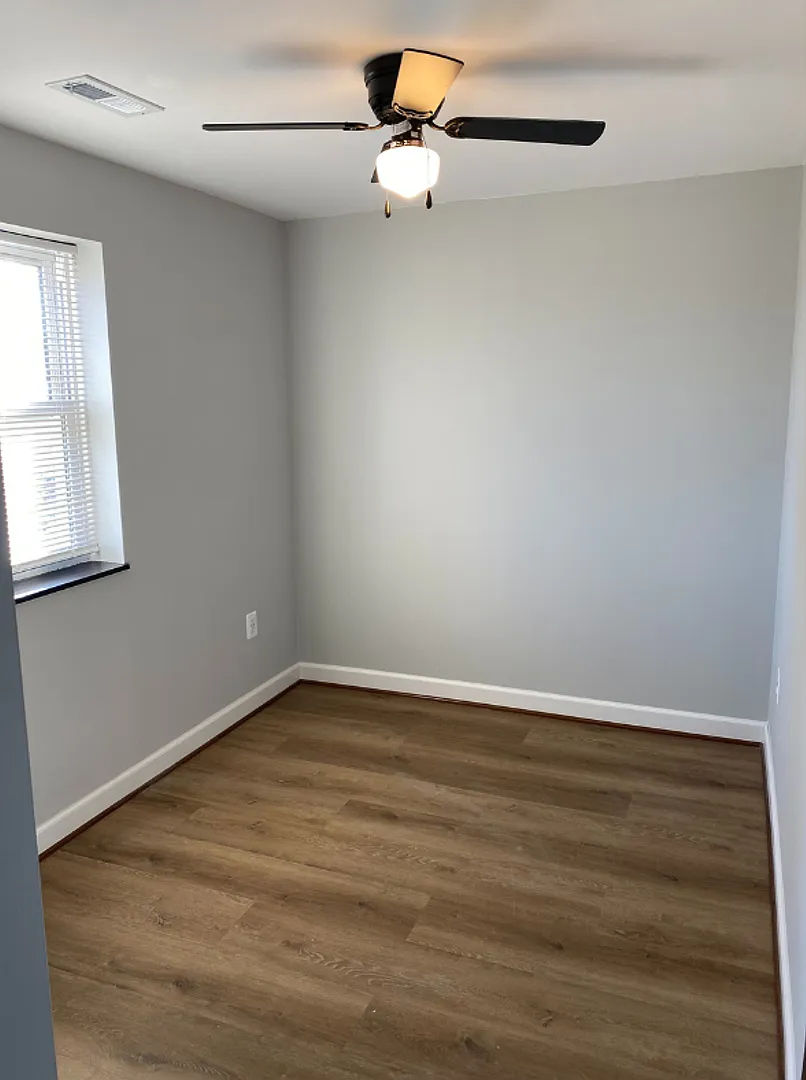 823 N Woodington Rd $600 Private Room (Shared Bath) — Photo 4