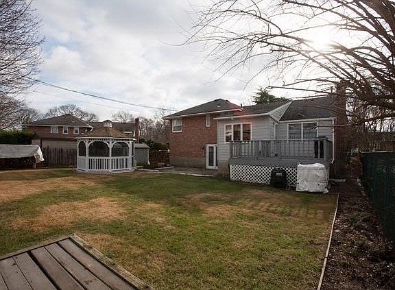 3rd image of 3839 Hollis Ln