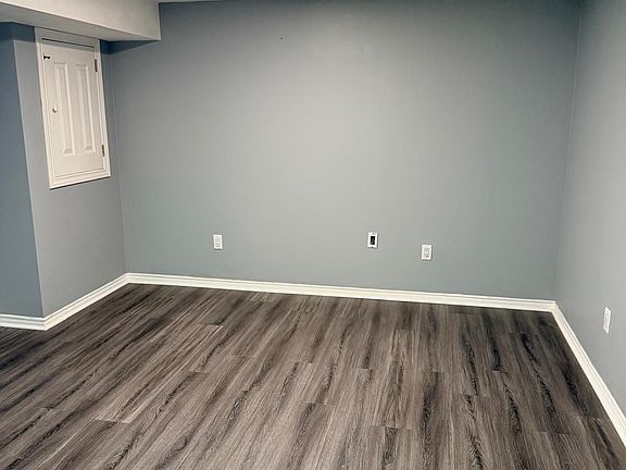 5th image of 392 East Ave #Basement