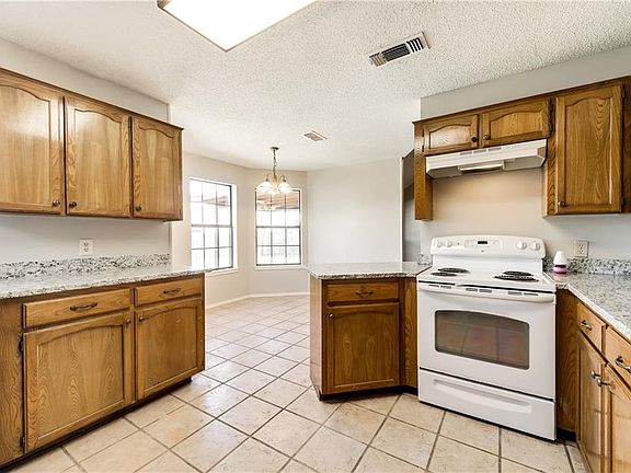 4th image of 803 Crystal Creek Ln
