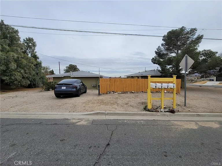 961 Manzanita Dr #4 — Photo 10