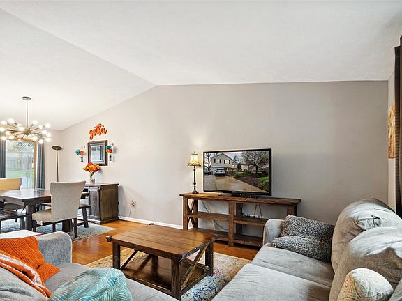 5th image of 232 Woodhaven Dr