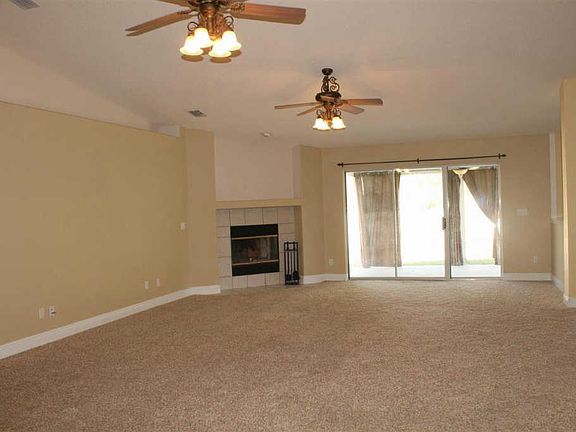 3rd image of 1676 Woodlawn Way