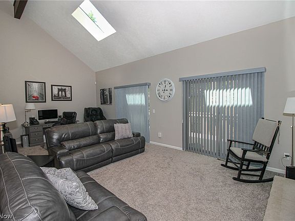 4th image of 4953 Burgundy Bay Blvd E